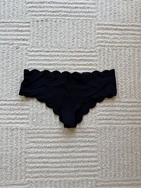 Marysia Classic Black Scalloped Edge Bikini Bottoms